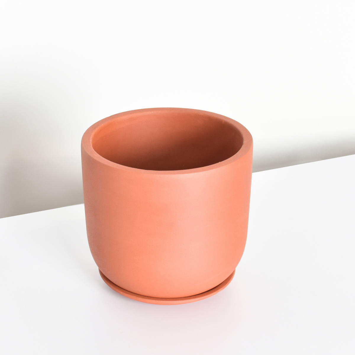 Round Terracotta Minimalist Planter